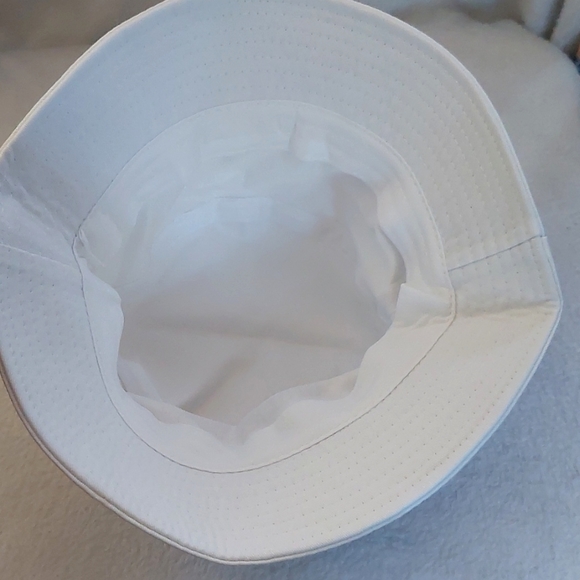 NWOT Bucket Hat with Snake and Feather Design - Picture 3 of 4